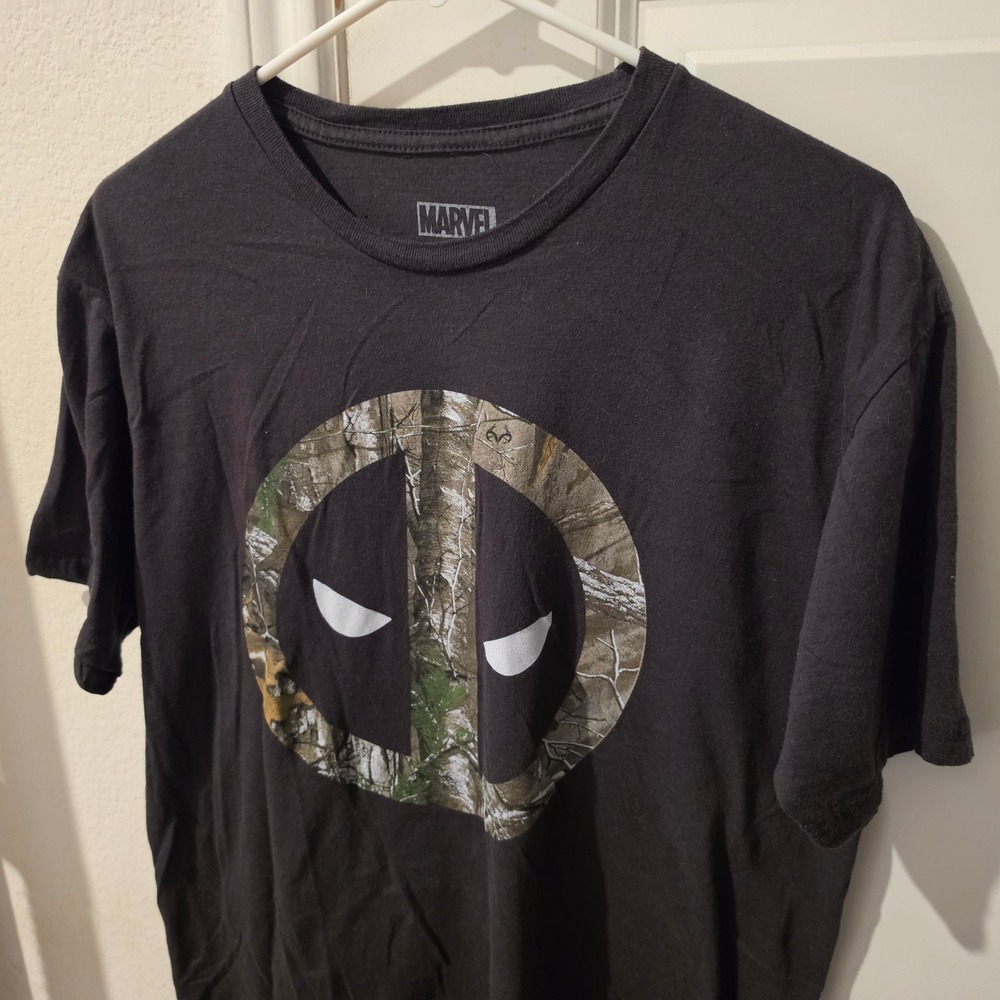 Marvel Deadpool Mens Large Black T-Shirt RealTree Camo Graphic Logo Tee L 42/44